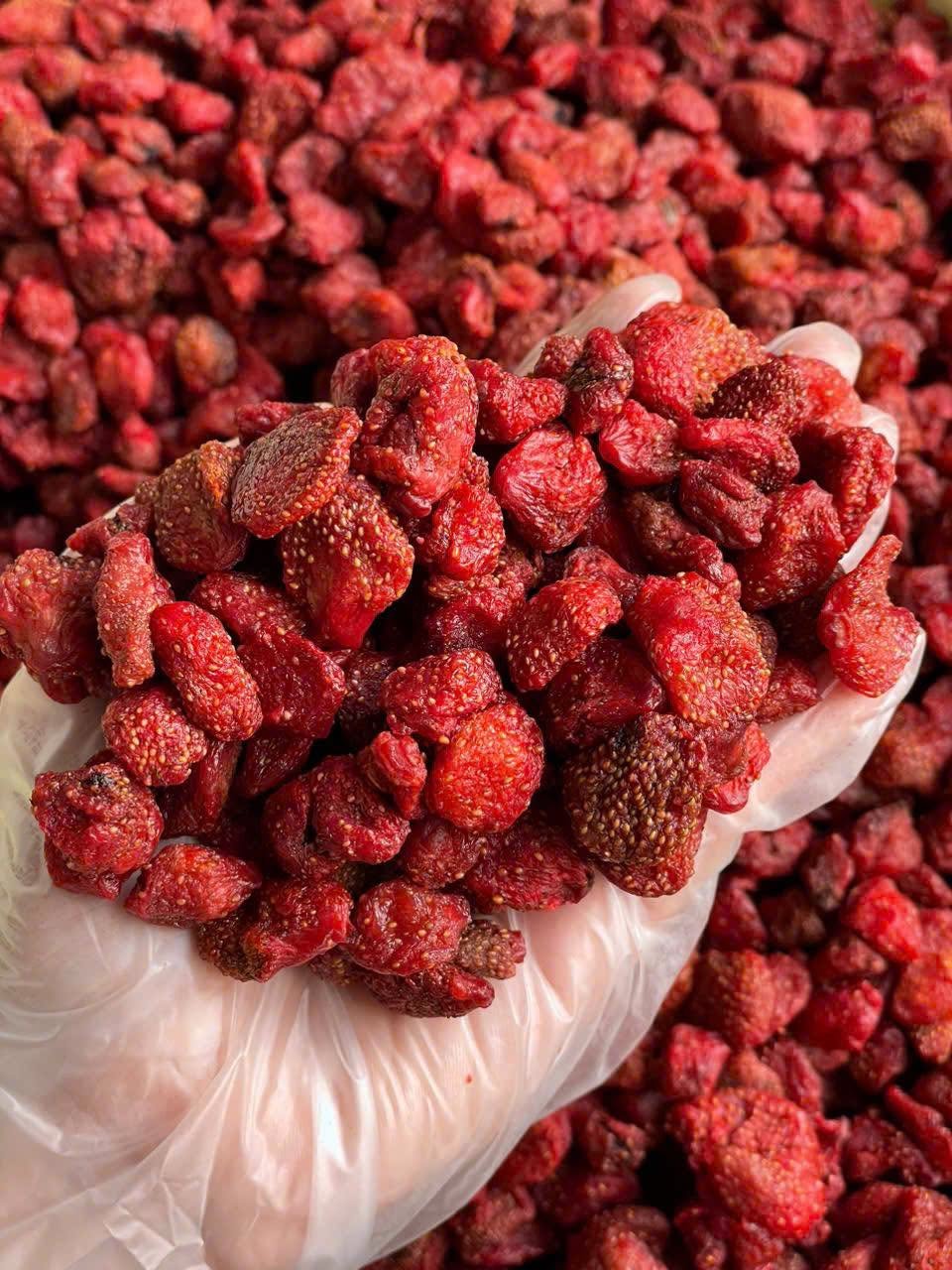 Vietnamese Unsweetened Dried Strawberries 300g