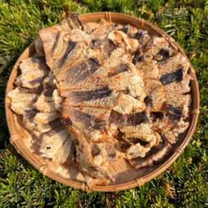 Vietnamese Seasoned Dried Stingray made from premium stingray with authentic Vietnamese seasoning, chewy ready-to-eat seafood snack, 200g