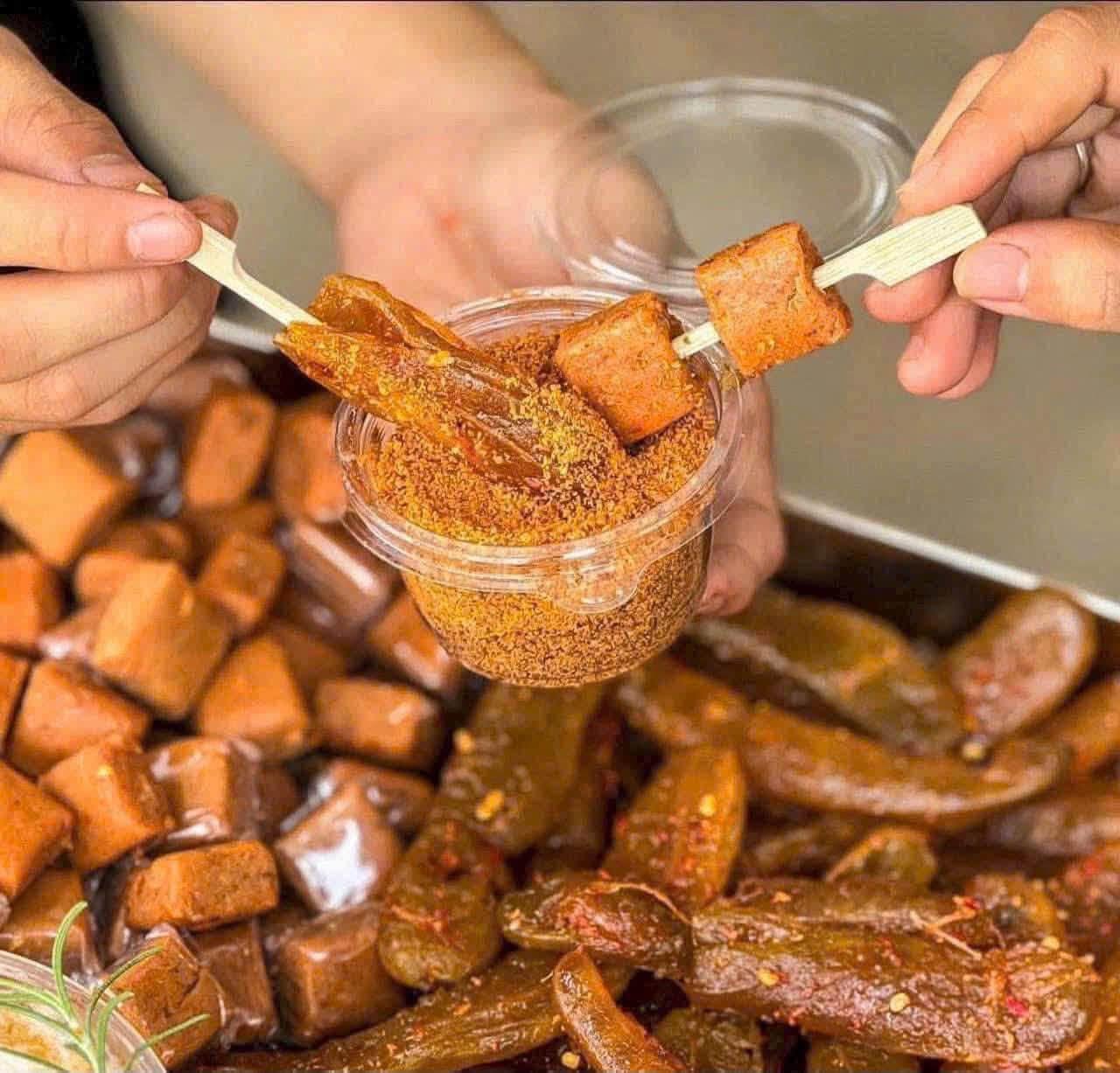 Vietnamese Spicy Tamarind Chews 300g