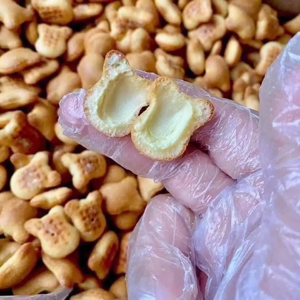 Close up of crispy Vietnamese Bear Cream Cookies
