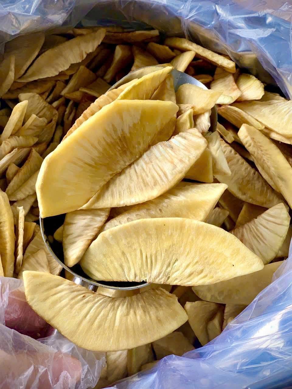 Crispy Vietnamese dried breadfruit chips close up