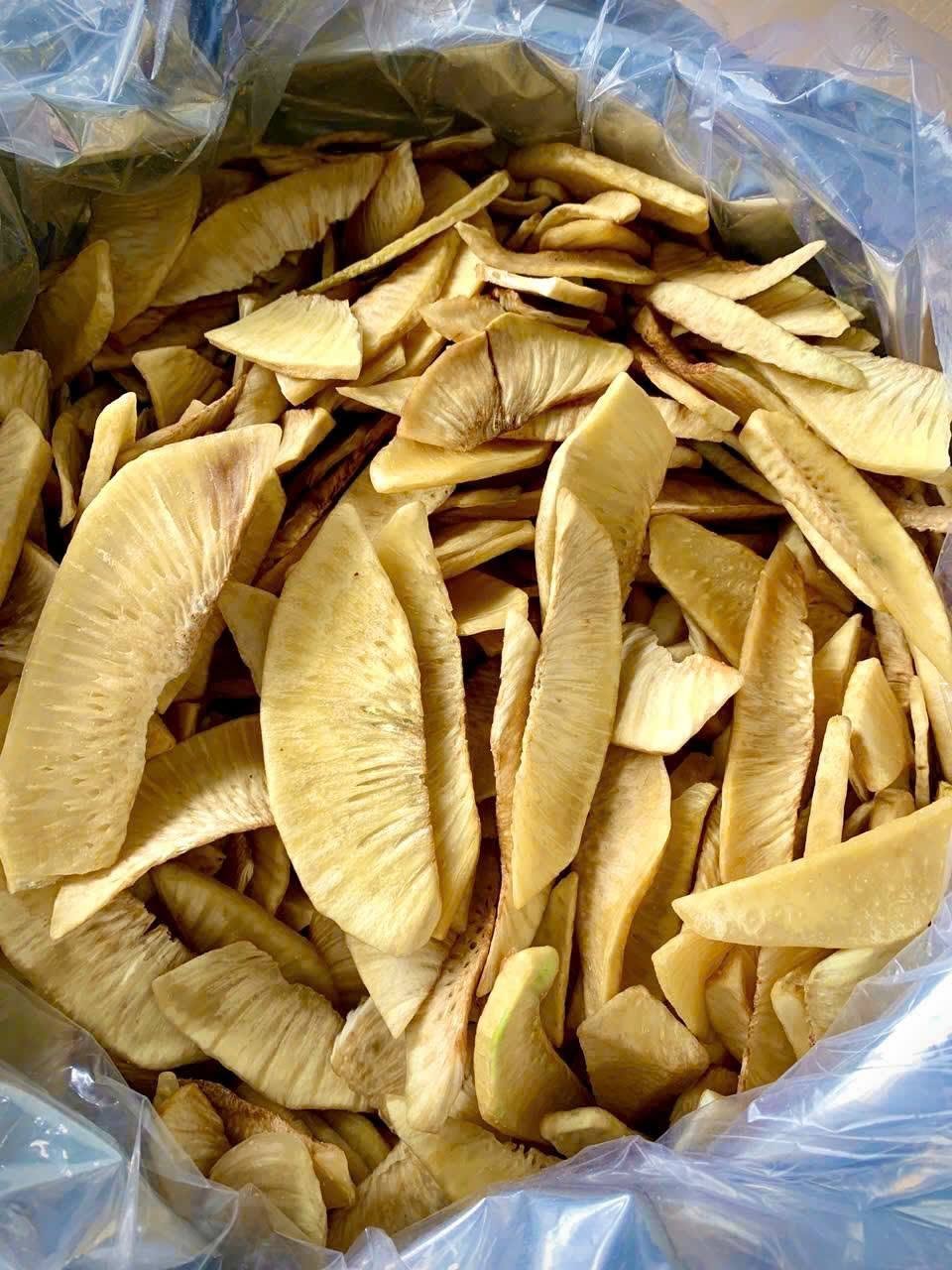 Crispy Vietnamese dried breadfruit chips close up