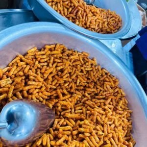 Crunchy Vietnamese Macaroni with Garlic