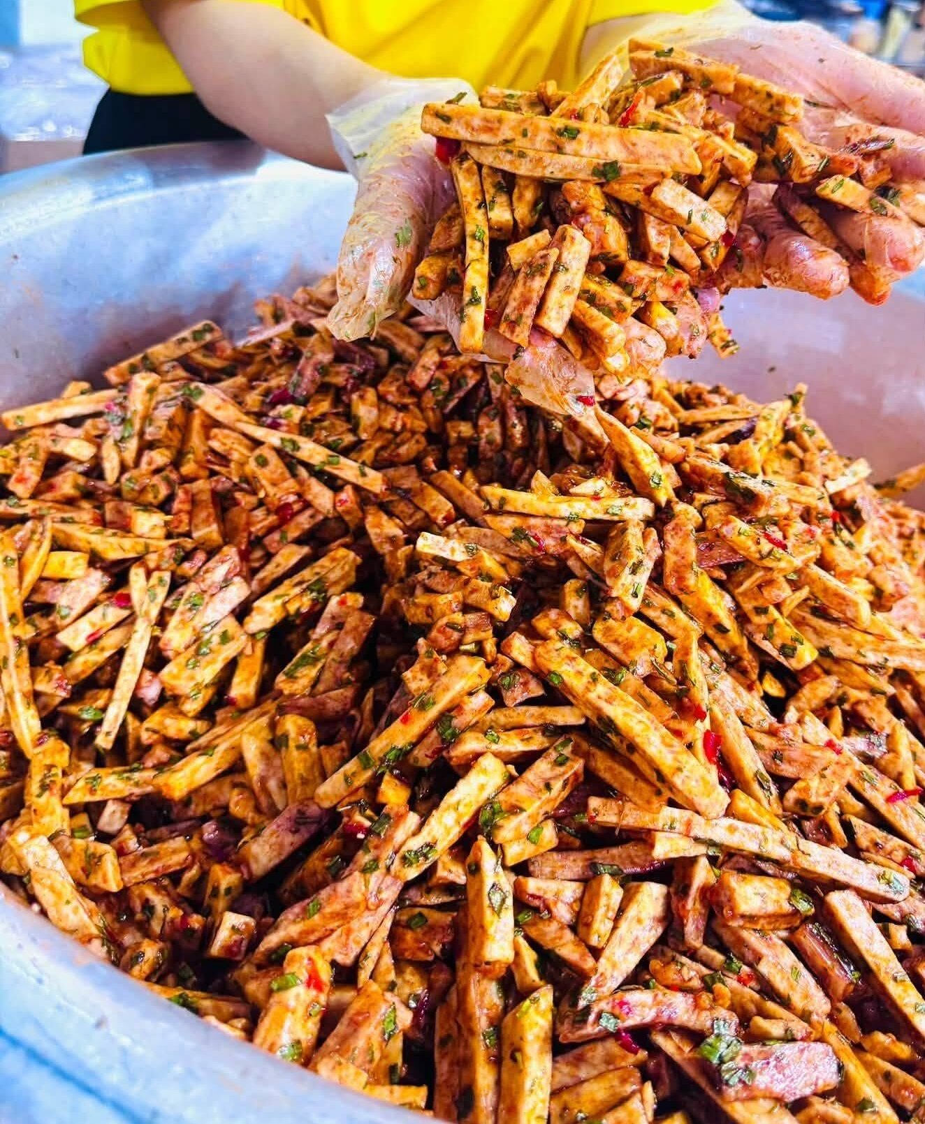 Vietnamese Crispy Taro Sticks